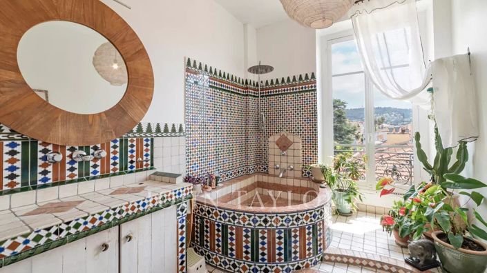 Image No.10-5 Bed Apartment for sale