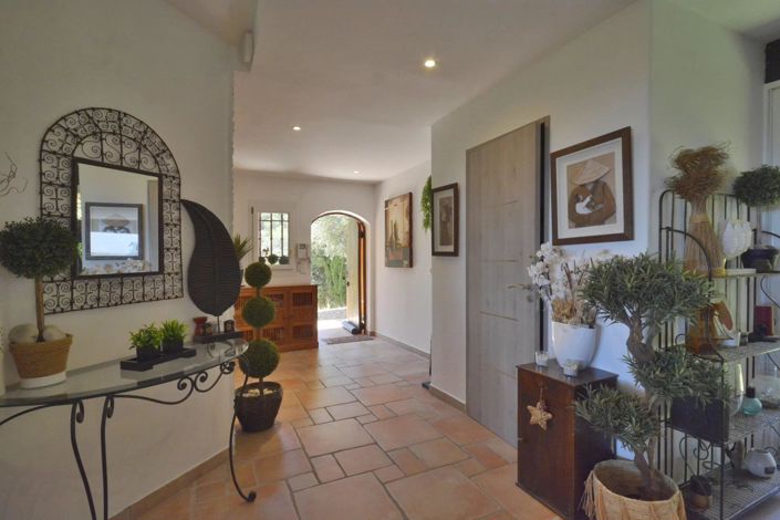 Image No.17-7 Bed House for sale