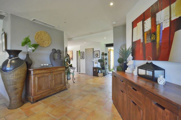 Image No.19-7 Bed House for sale