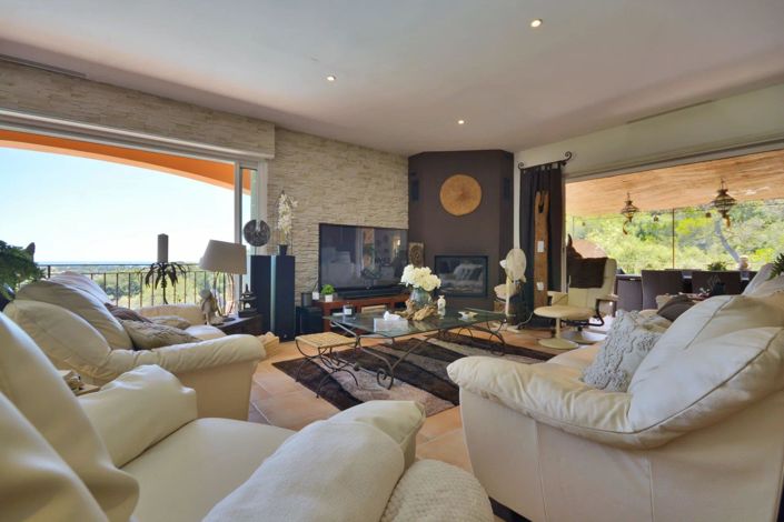 Image No.21-7 Bed House for sale