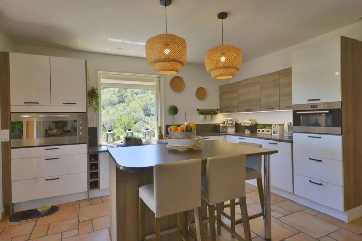 Image No.31-7 Bed House for sale