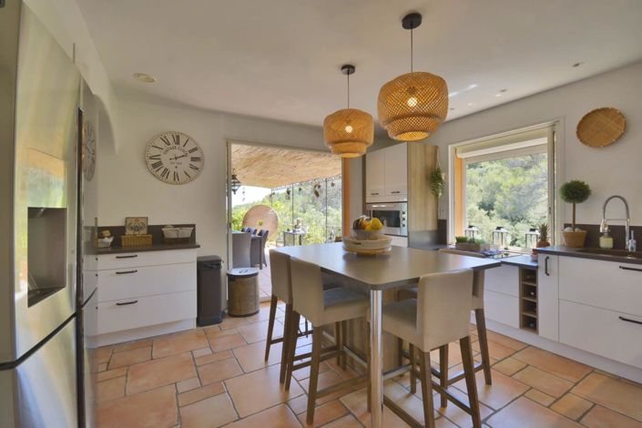 Image No.32-7 Bed House for sale