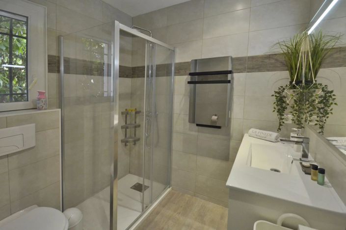 Image No.37-7 Bed House for sale