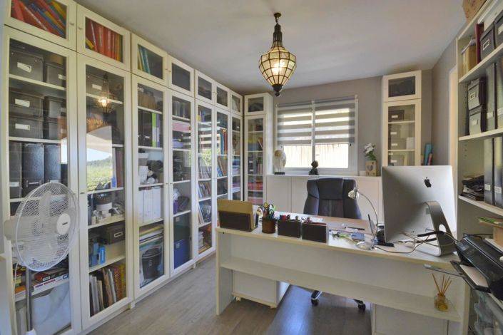 Image No.38-7 Bed House for sale