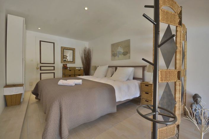 Image No.40-7 Bed House for sale