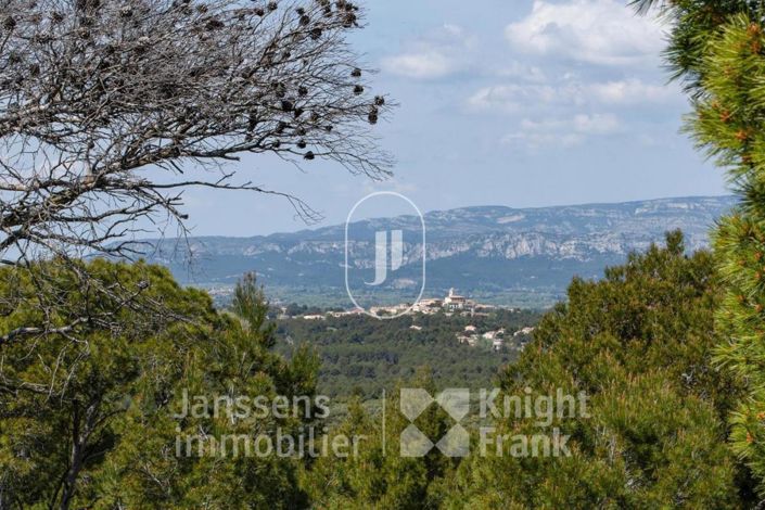 Image No.8-7 Bed Property for sale