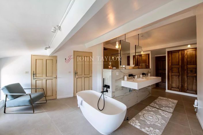 Image No.11-6 Bed Apartment for sale