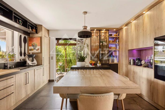 Image No.4-4 Bed House for sale