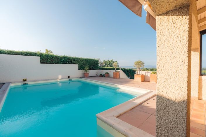 Image No.17-4 Bed House for sale