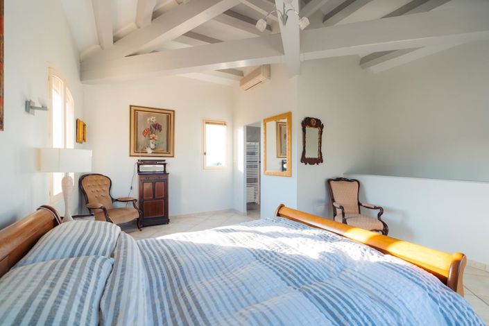 Image No.21-4 Bed House for sale