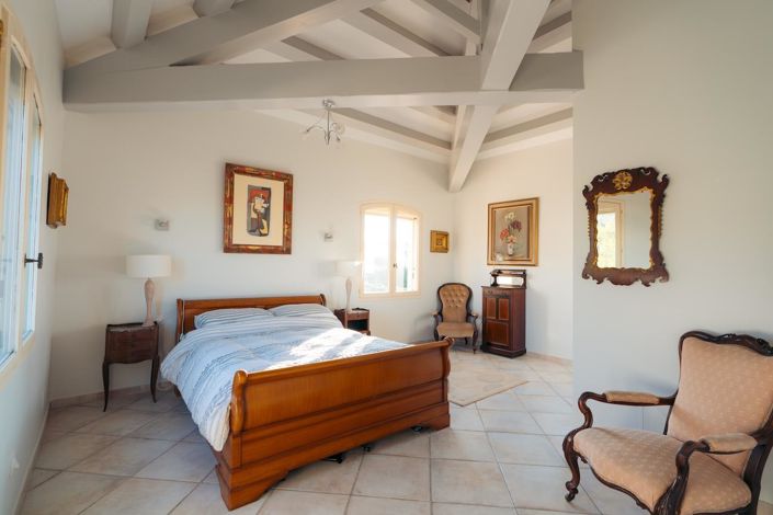 Image No.22-4 Bed House for sale