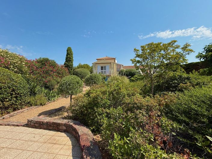 Image No.3-4 Bed House for sale