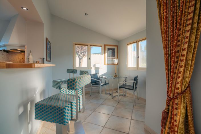 Image No.9-4 Bed House for sale