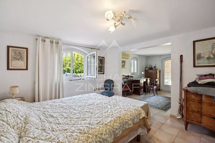 Image No.6-4 Bed House for sale