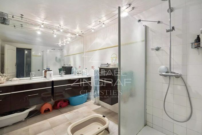 Image No.7-4 Bed House for sale