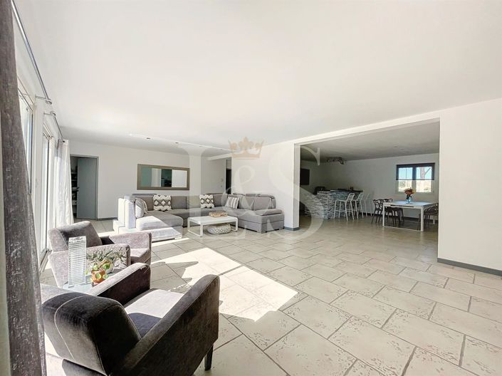 Image No.4-2 Bed House for sale