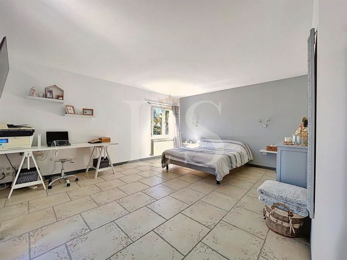 Image No.6-2 Bed House for sale