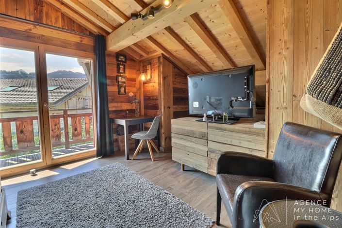 Image No.17-5 Bed House for sale