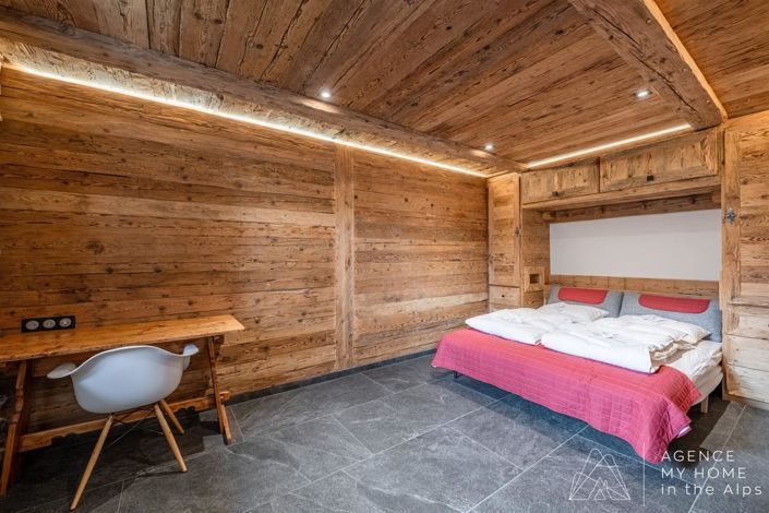 Image No.20-3 Bed Property for sale