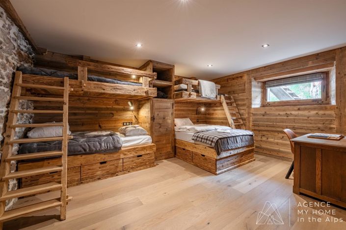 Image No.25-3 Bed Property for sale