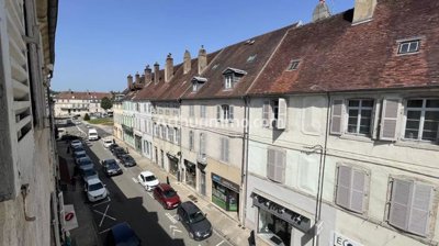 1 - Lons-le-Saunier, Apartment