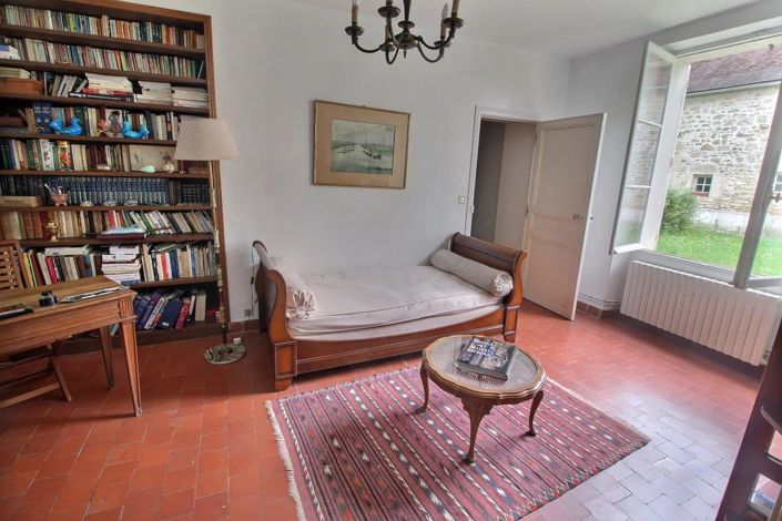 Image No.16-5 Bed House for sale