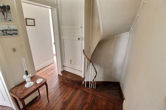 Image No.21-5 Bed House for sale