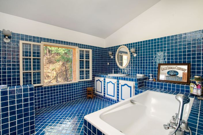 Image No.10-6 Bed House for sale