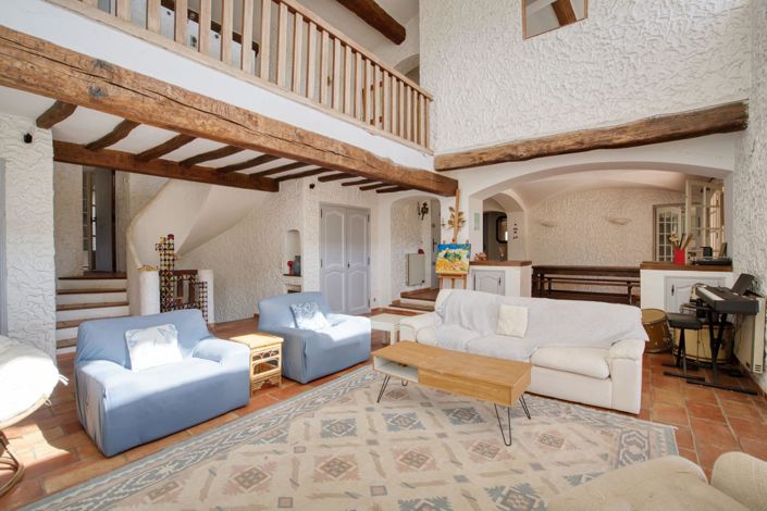 Image No.4-6 Bed House for sale