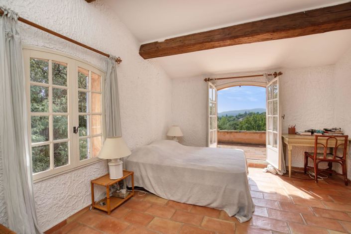 Image No.9-6 Bed House for sale