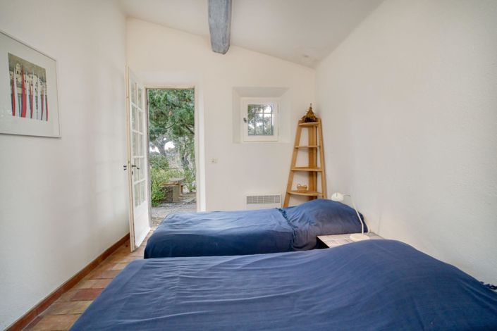 Image No.12-4 Bed House for sale