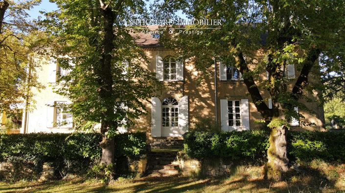 Image No.1-9 Bed Property for sale