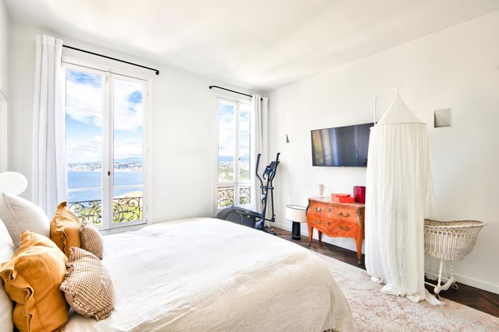 Image No.12-5 Bed House for sale