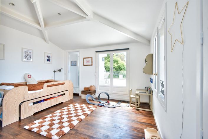 Image No.18-5 Bed House for sale