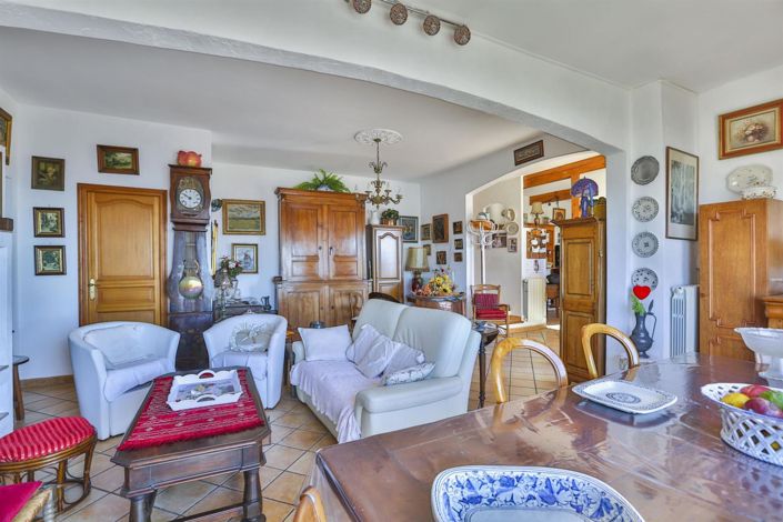 Image No.6-4 Bed House for sale