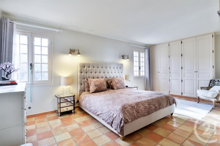 Image No.15-5 Bed House for sale