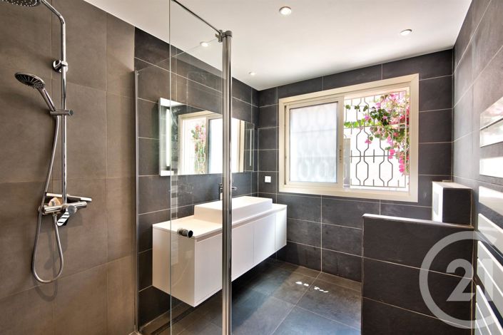 Image No.10-5 Bed House for sale