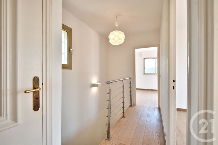 Image No.17-5 Bed House for sale