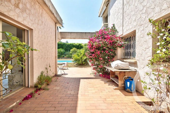 Image No.26-5 Bed House for sale