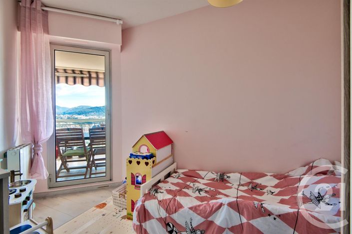 Image No.7-3 Bed Apartment for sale