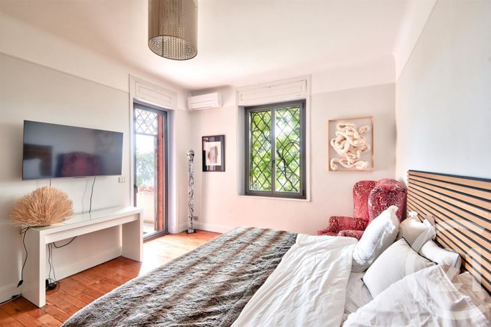 Image No.12-4 Bed House for sale