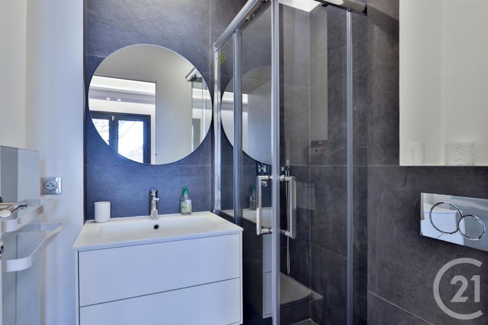 Image No.16-6 Bed House for sale