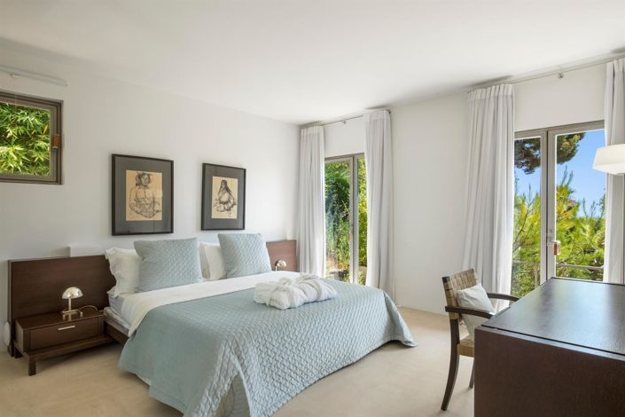 Image No.9-5 Bed House for sale