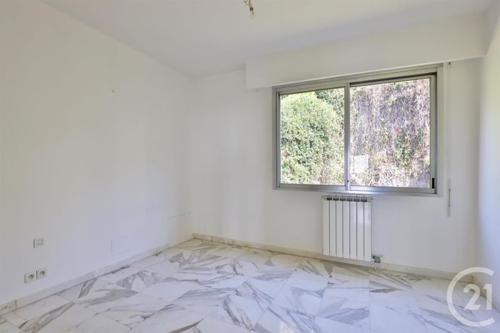 Image No.14-3 Bed Apartment for sale