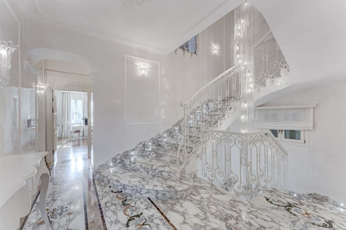 Image No.25-5 Bed House for sale