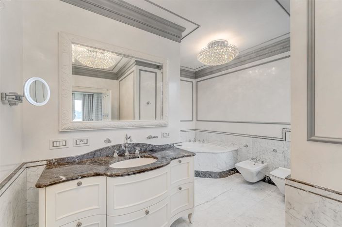 Image No.27-5 Bed House for sale