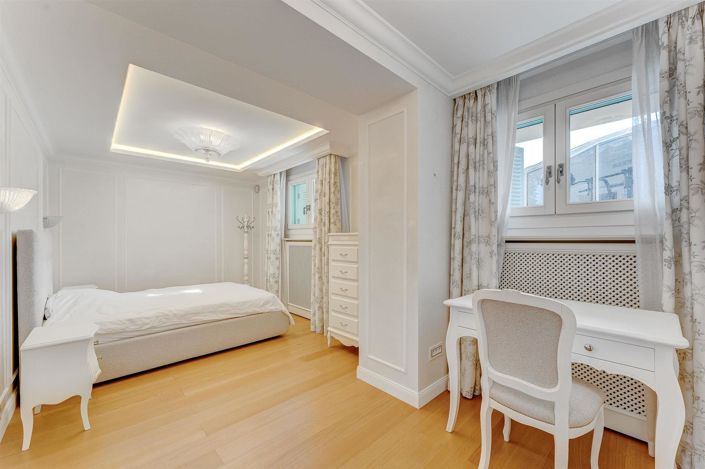 Image No.37-5 Bed House for sale