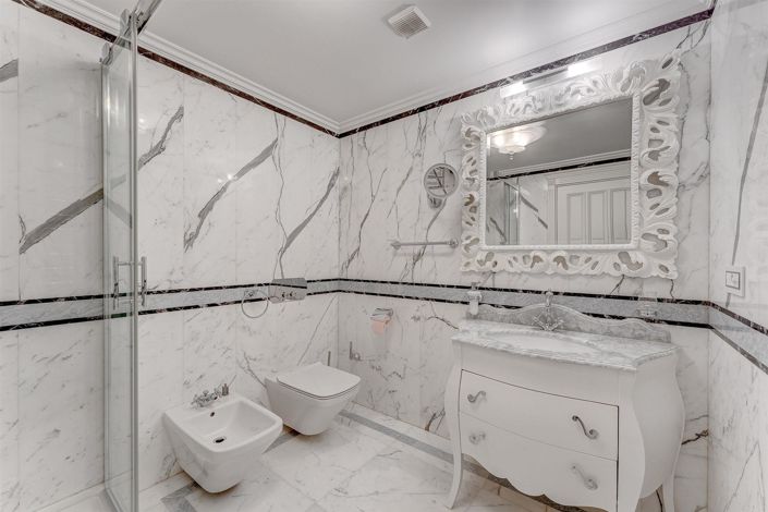 Image No.38-5 Bed House for sale