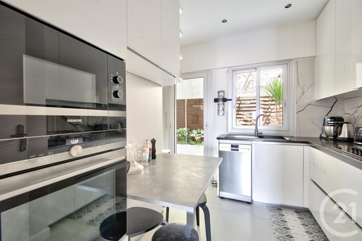 Image No.6-3 Bed Apartment for sale