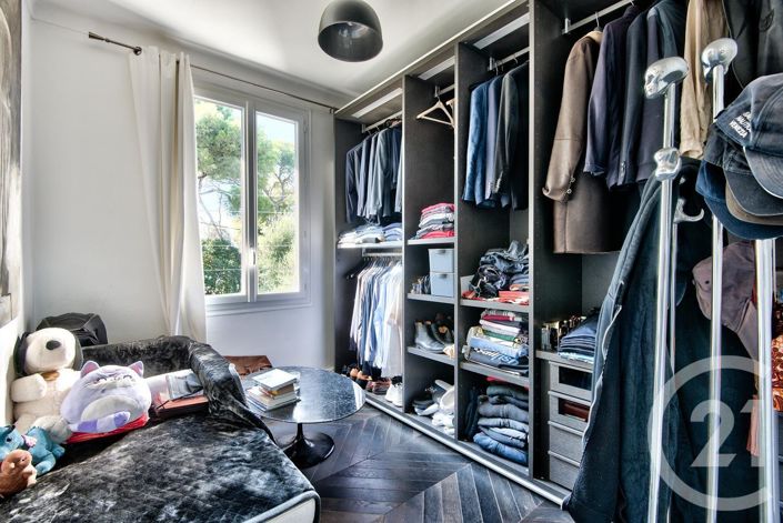 Image No.11-4 Bed House for sale